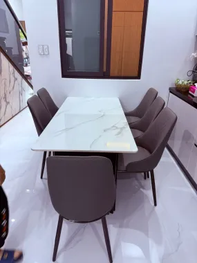 Bộ Bàn Ghế Ăn Mặt Đá – Ghế Da Cao Cấp Cho Không Gian Hiện Đại